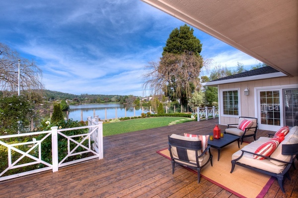 23 Lagoon Rd, San Rafael