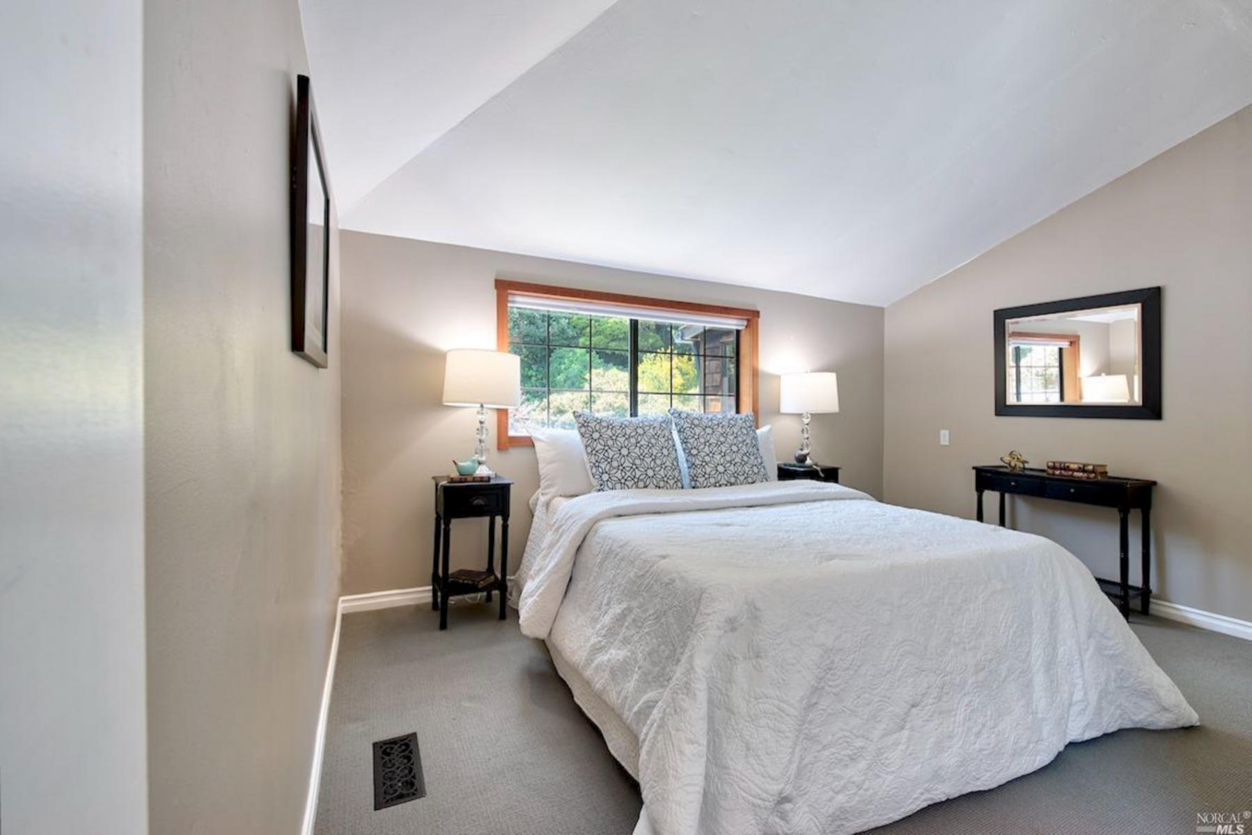 49 Inverness Way, INV