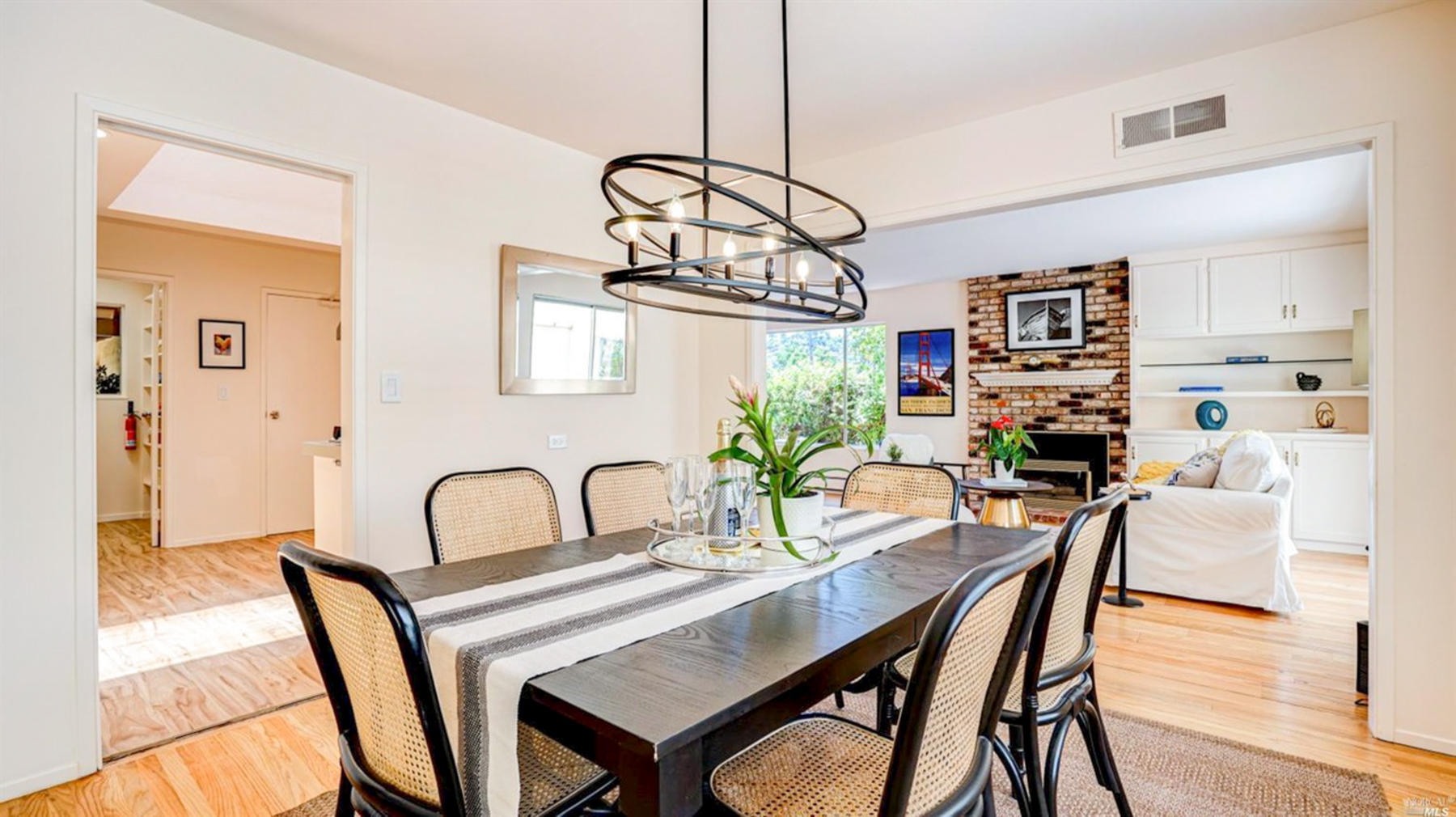 27 Castlewood Dr, San Rafael CA