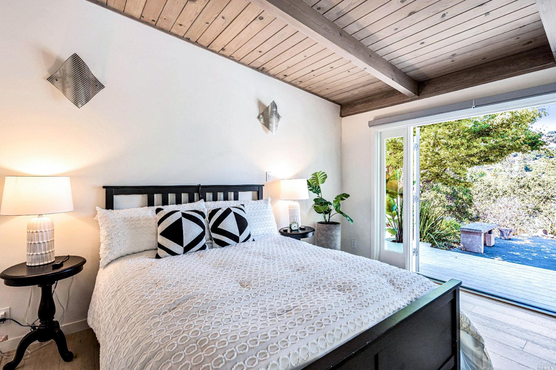 27 Via La Cumbre, Greenbrae CA