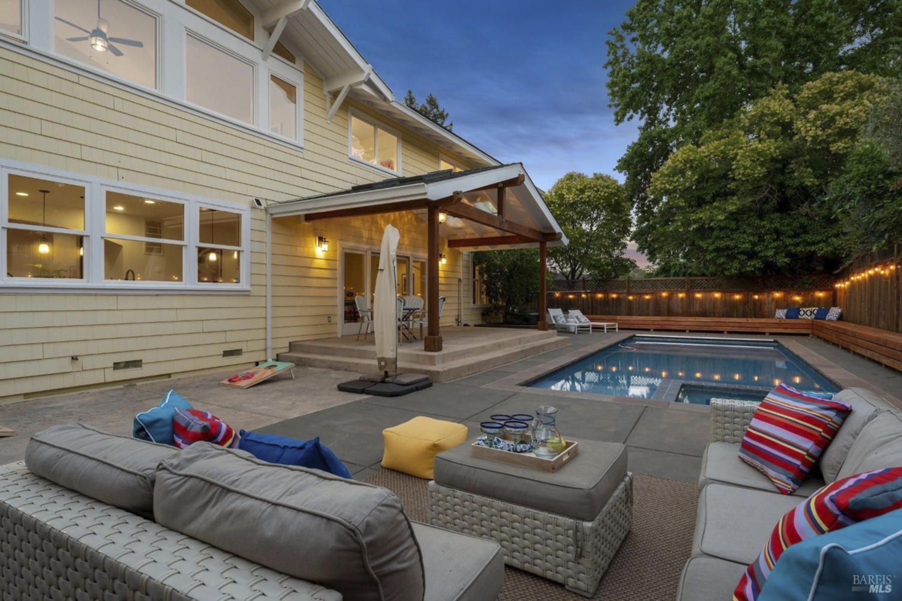 279 Cobblestone Dr, San Rafael CA